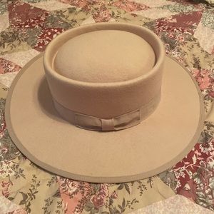 Oliver and Pique Tan Hat